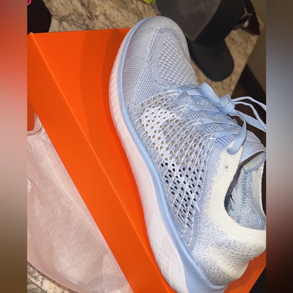 Brand new Nike women’s flynit
